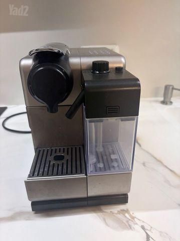 מכונת קפה Delonghi Nespresso