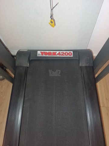 הליכון York 4200