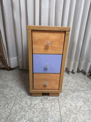 שידה עם מגירות