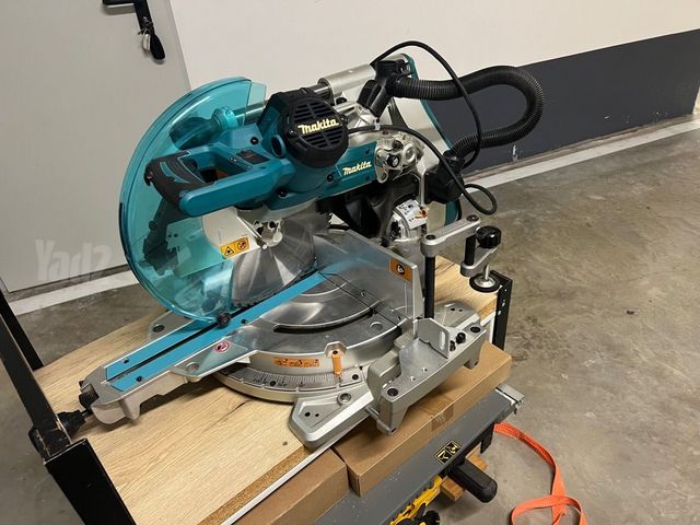 מסור גרונג Makita LS 1219 L