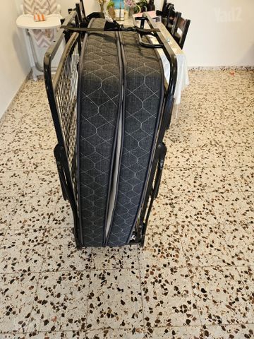 מיטה מתקפלת