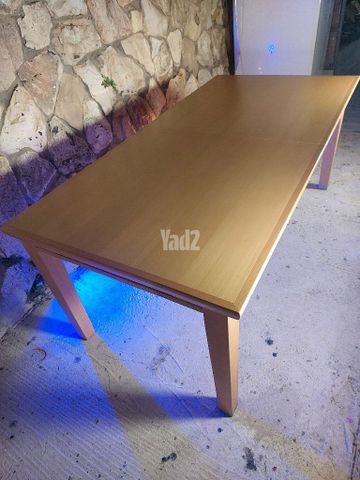 שולחן אוכל