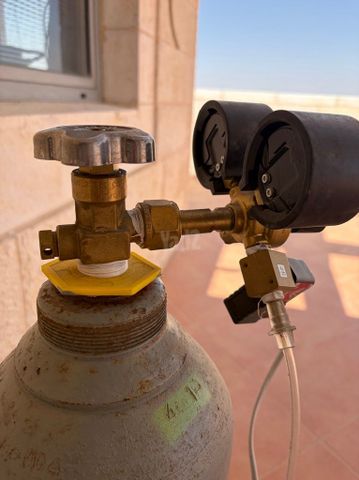 מערכת ומיכל Co2