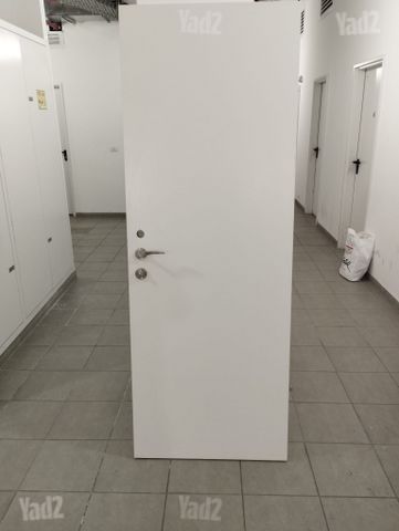 דלת פנדור לבנה