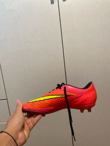 נעלי נייק Hypervenom