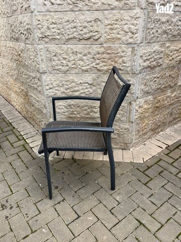 כיסאות חוץ
