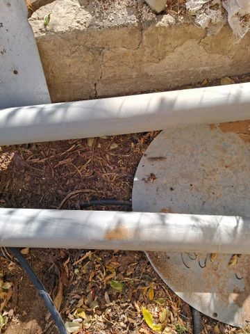 2 צינורות pvc