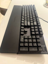 מקלדת SteelSeries Apex 5