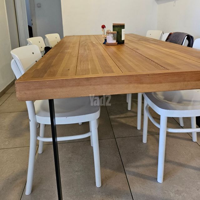 שולחן אוכל
