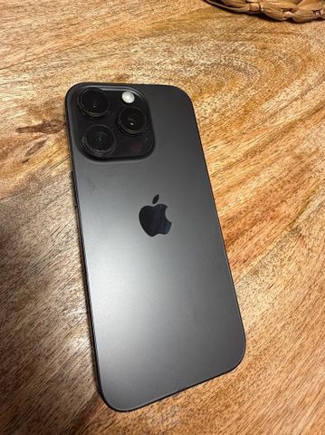 ‏IPhone 16 Pro ג׳יגה 500