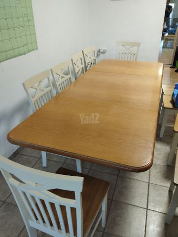 שולחן אוכל