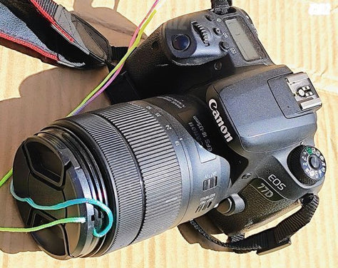 מצלמה CANON 77D ועדשה EF18-135