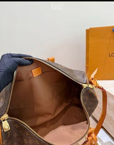 תיק Louis Vuitton