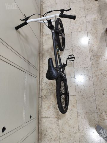 אופני BMX מבית Mongoose