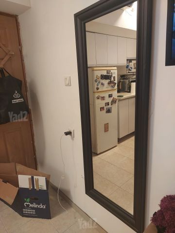 מראה תלויה