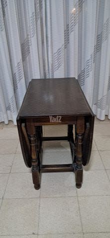 שולחן עץ