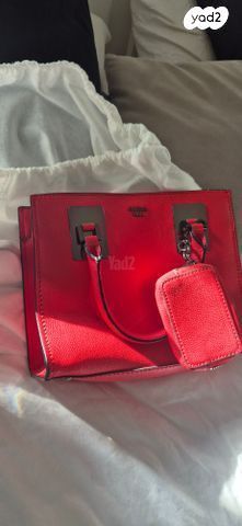 תיק של Guess