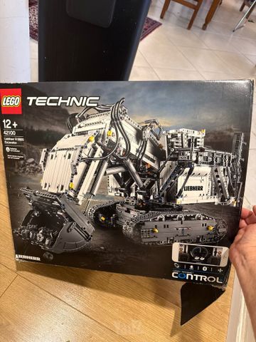 לגו מחפר 42100