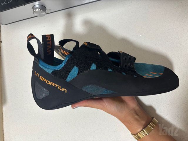 נעלי טיפוס climbing shoes