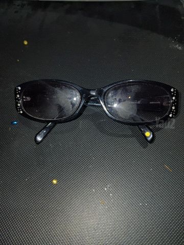 משקפיים של Guess