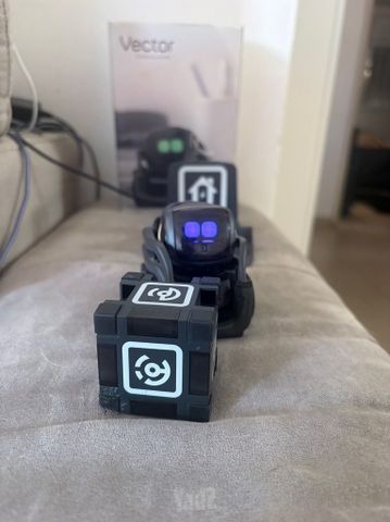 Vector Robot by Anki רובוט חכם