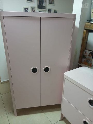 מיטה ארון ושידה