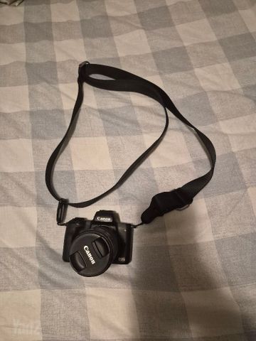 מצלמת canon m50