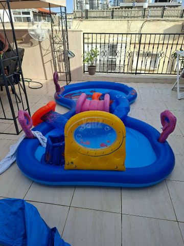 בריכה לילדים