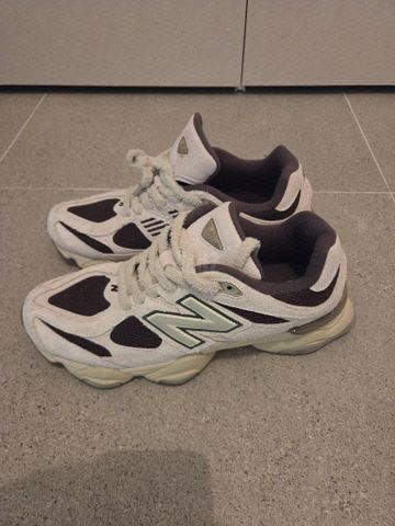 נעלי NB