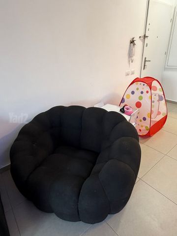 רהיטי השלושה