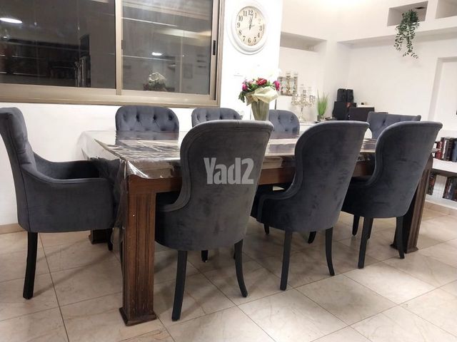 שולחן מעץ מלא
