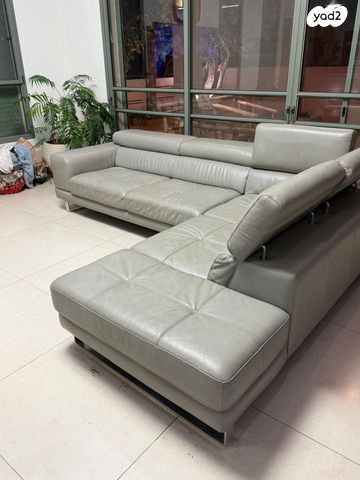 סלון- ספה ושולחן סלון