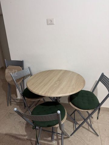 שולחן