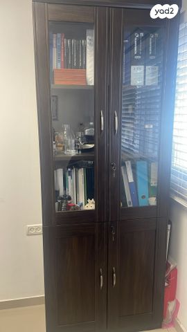שולחן מנהל