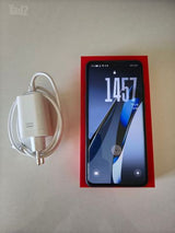 OnePlus 12 במצב חדש