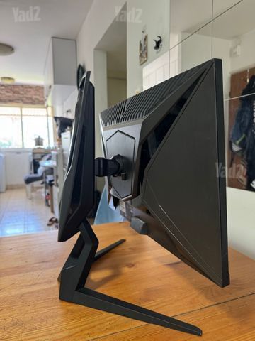“מסך גיימינג Gigabyte AORUS”