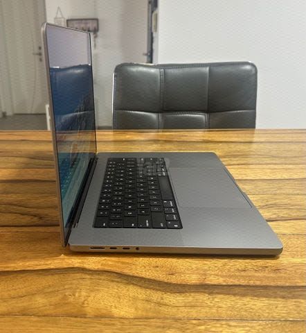MacBook Pro M1 16G 512G 16”