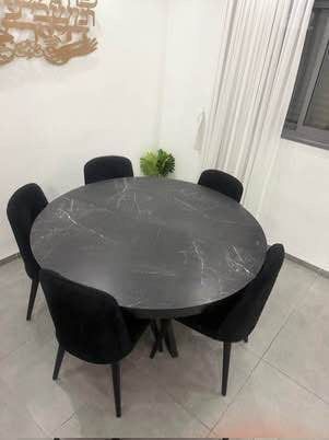 שלחן אוכל