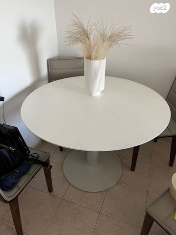 שולחן
