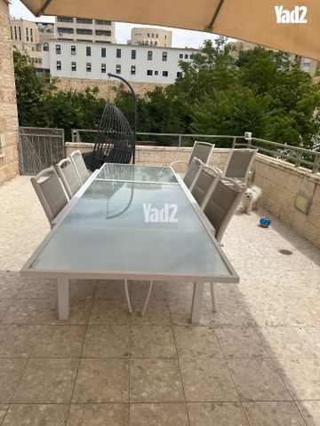 שולחן גינה נפתח