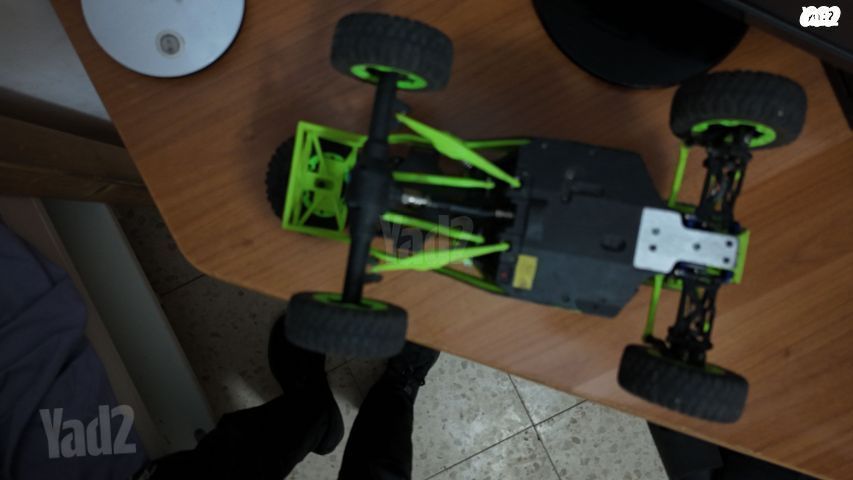 מכונית על שלט