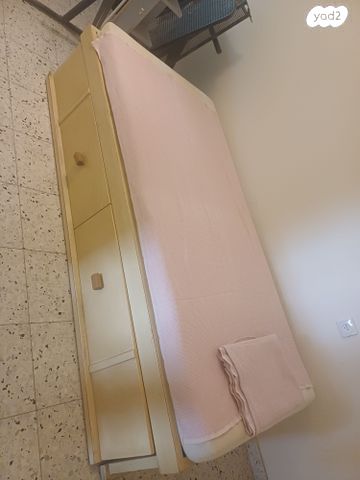 מיטה נפתחת