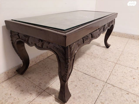 שולחן סלון מגולף