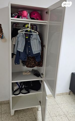 ארון כניסה