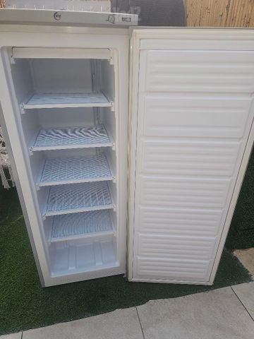 מקפיא 6 מגירות