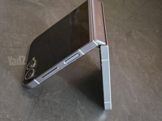 Sumsng Z flip 6