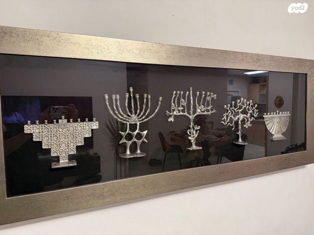 ‏פסל חנוכיות ענתיקה