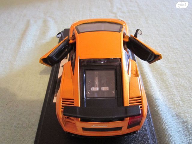 LAMBORGHINI   דגם  מכונית