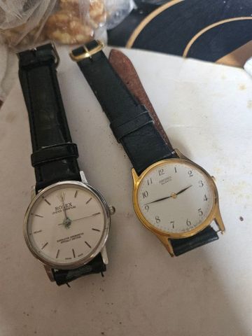 שעון יד casio ו-swatch