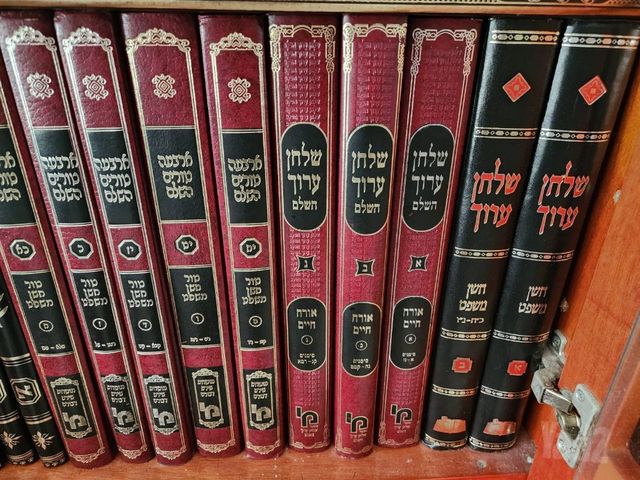 ספרייה עץ מלא